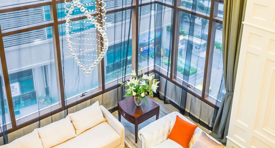 Condo en venta de 3 habitaciones en Khlong Toei, Bangkok