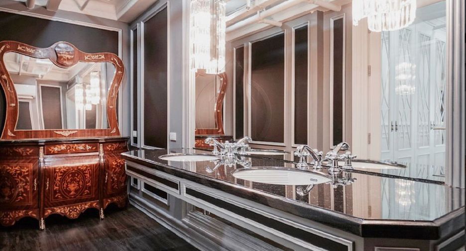Condo en venta de 3 habitaciones en Khlong Toei, Bangkok