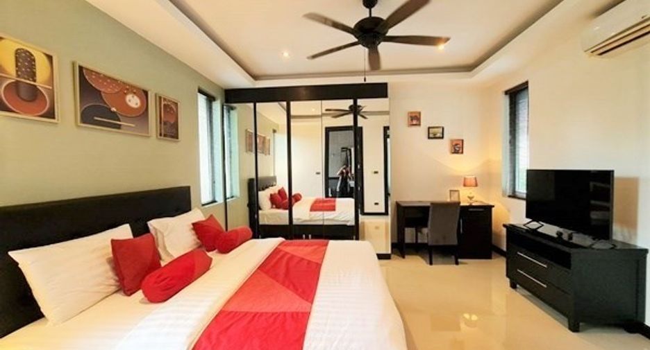 For sale 4 bedrooms house in East Pattaya, Pattaya