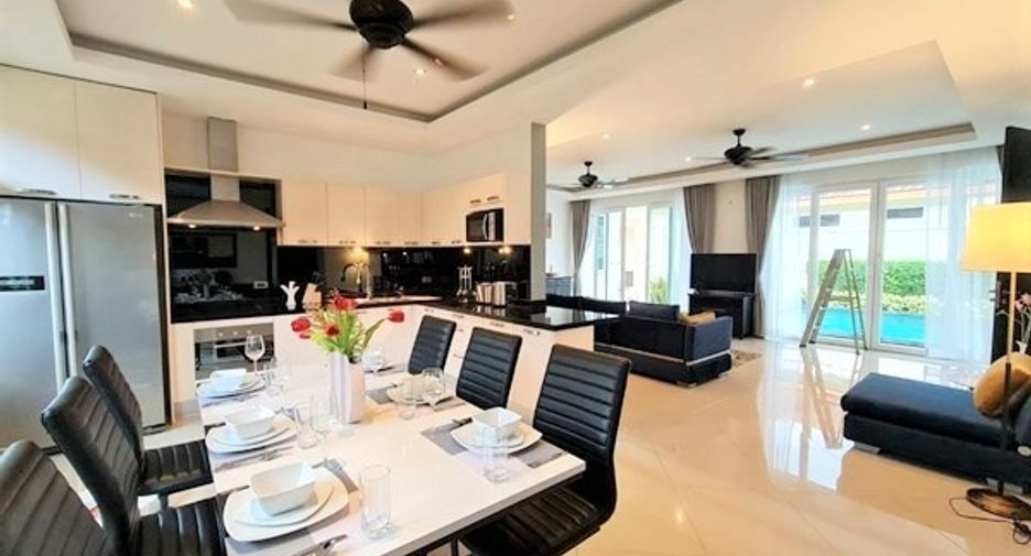 For sale 4 bedrooms house in East Pattaya, Pattaya