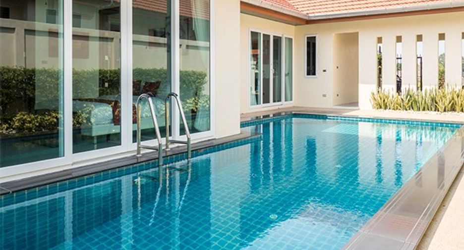 For sale 4 bedrooms house in East Pattaya, Pattaya
