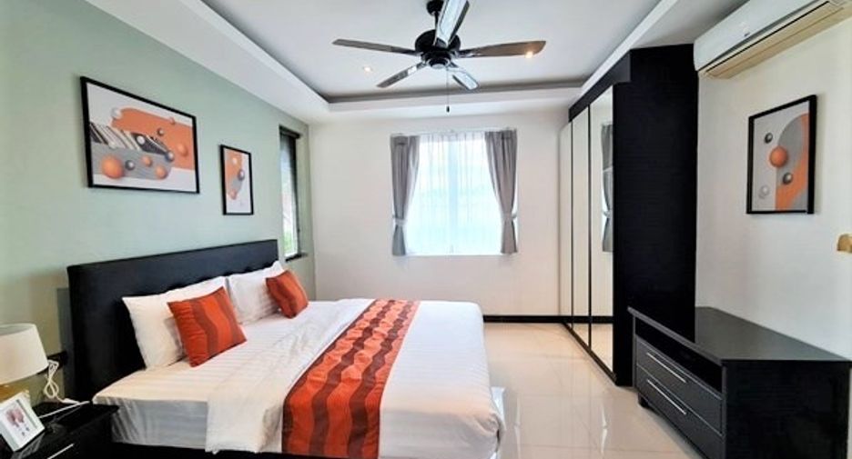For sale 4 bedrooms house in East Pattaya, Pattaya