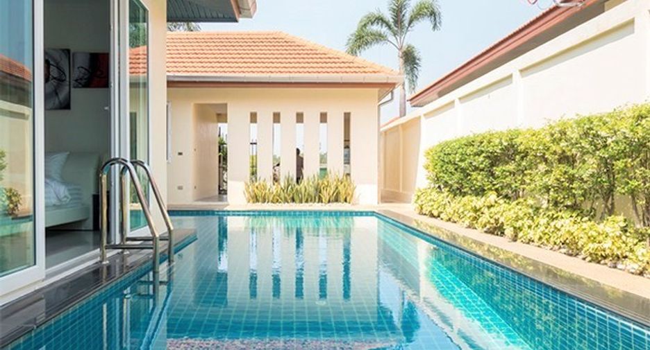 For sale 4 bedrooms house in East Pattaya, Pattaya