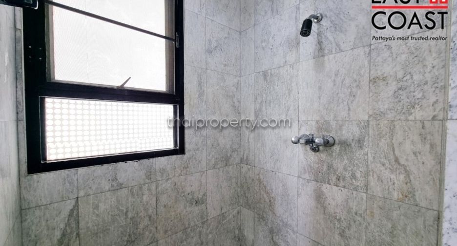 For rent 3 bedrooms condo in Bang Lamung, Chonburi