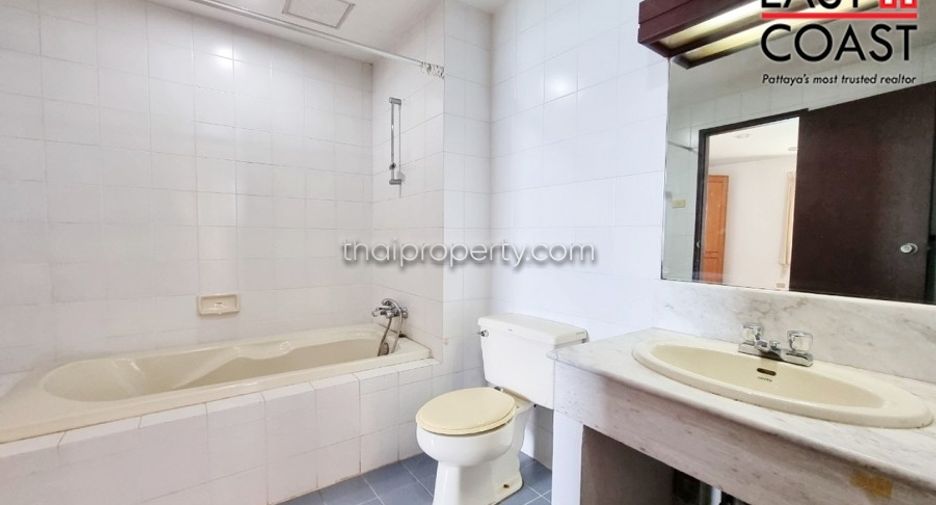 For rent 3 bedrooms condo in Bang Lamung, Chonburi