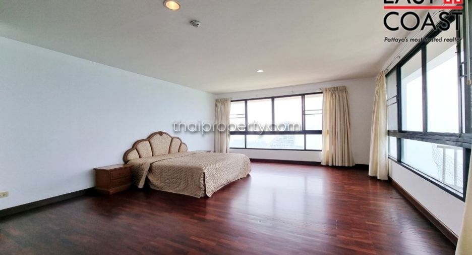 For rent 3 bedrooms condo in Bang Lamung, Chonburi