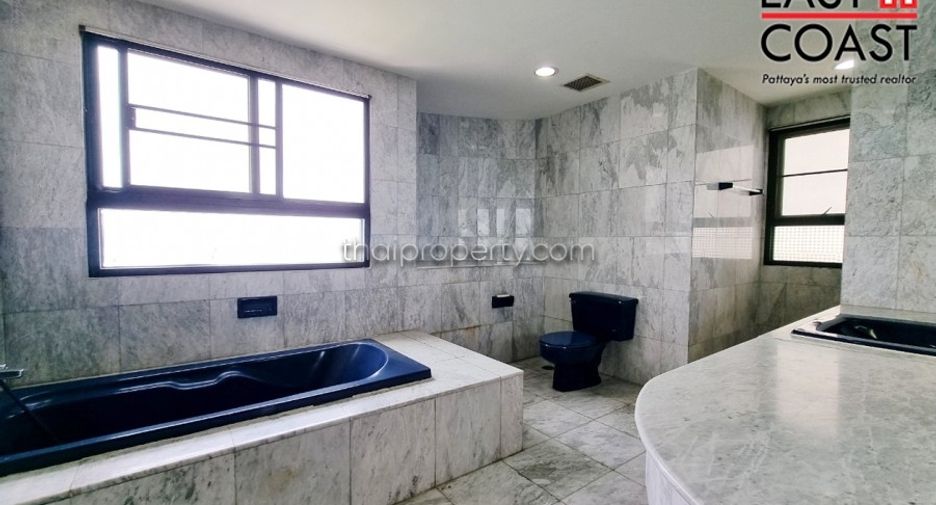 For rent 3 bedrooms condo in Bang Lamung, Chonburi