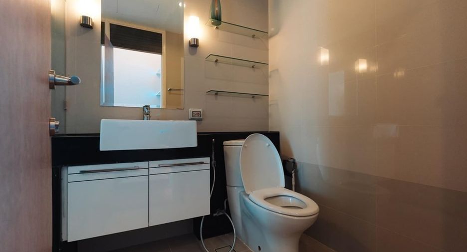 For sale 1 bed condo in Watthana, Bangkok
