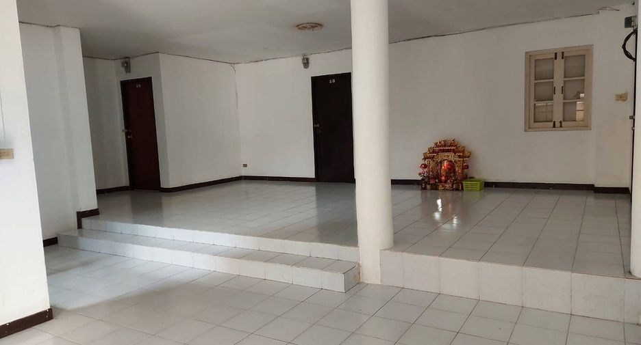 For rent 7 bed house in Mueang Pathum Thani, Pathum Thani