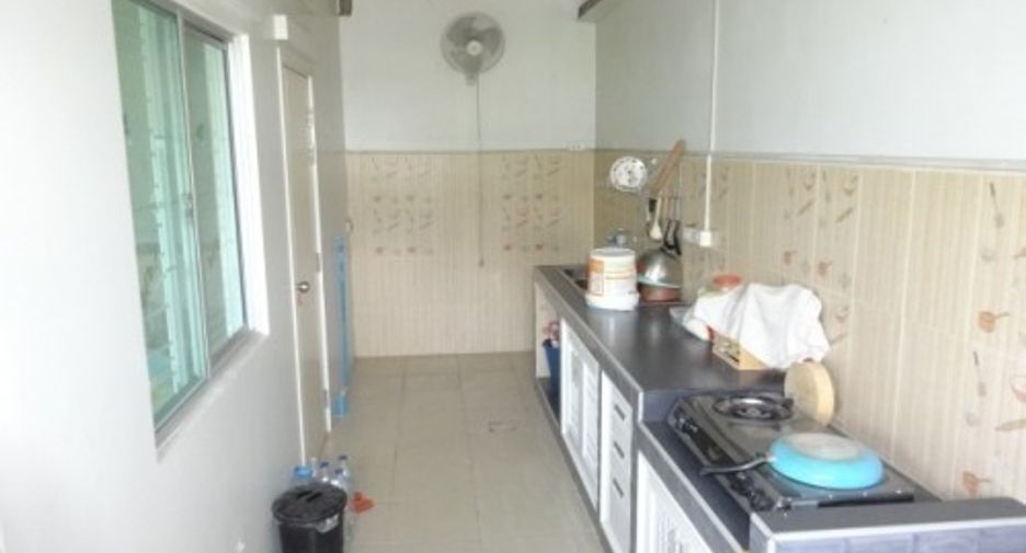 出售 3 卧室 联排别墅 在 Khlong Luang, Pathum Thani