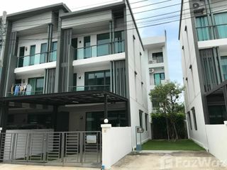For sale 3 bed townhouse in Taling Chan, Bangkok