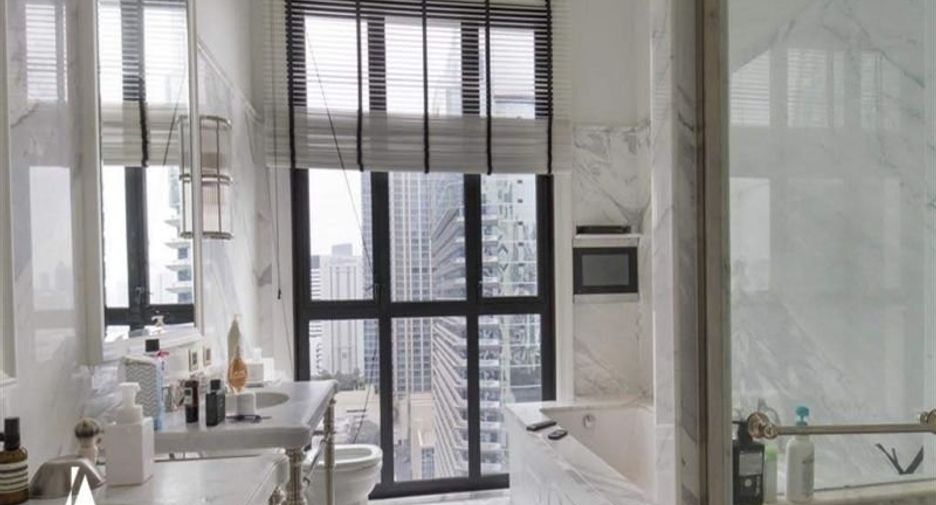 For sale 2 bedrooms condo in Pathum Wan, Bangkok