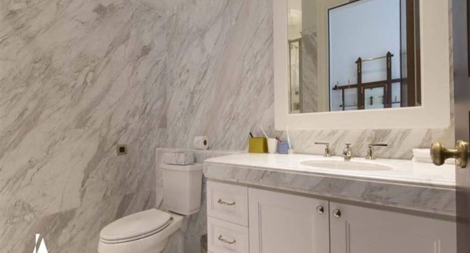 For sale 2 bedrooms condo in Pathum Wan, Bangkok