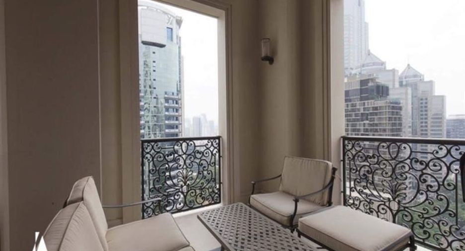 For sale 2 bedrooms condo in Pathum Wan, Bangkok