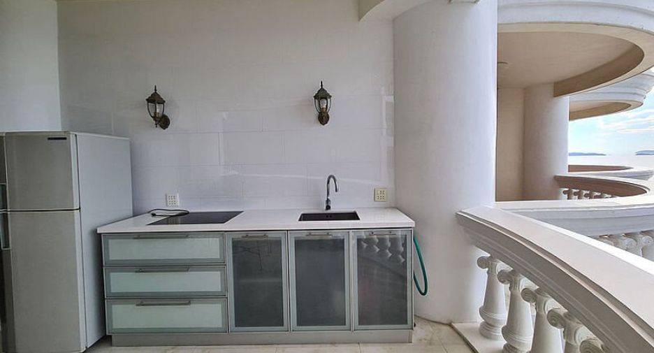 À louer et à vendre 1 chambre condo à Bang Lamung, Chonburi