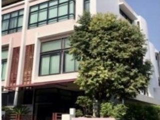 For sale office in Wang Thonglang, Bangkok