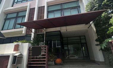 For sale office in Wang Thonglang, Bangkok