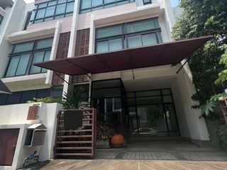 For sale office in Wang Thonglang, Bangkok