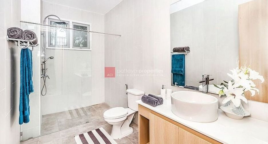 For sale 4 bedrooms house in Bang Lamung, Chonburi