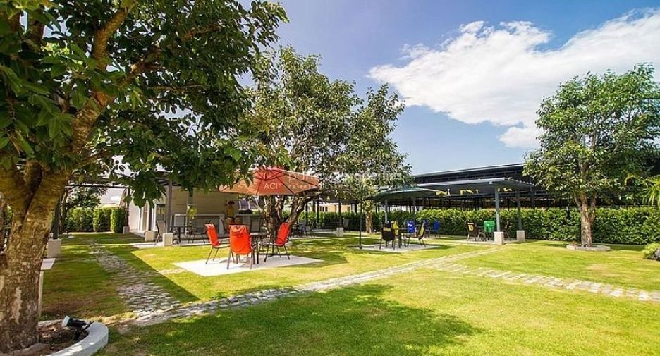 For sale 4 bedrooms house in Bang Lamung, Chonburi