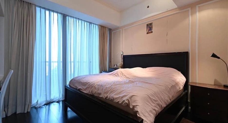For rent 4 bed condo in Sathon, Bangkok