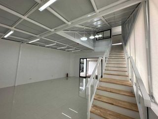 For rent 1 bed office in Khlong Toei, Bangkok