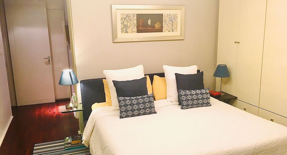 For sale 3 bedrooms condo in Khlong Toei, Bangkok