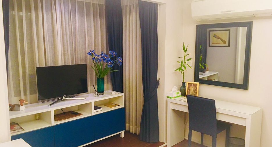 For sale 3 bedrooms condo in Khlong Toei, Bangkok