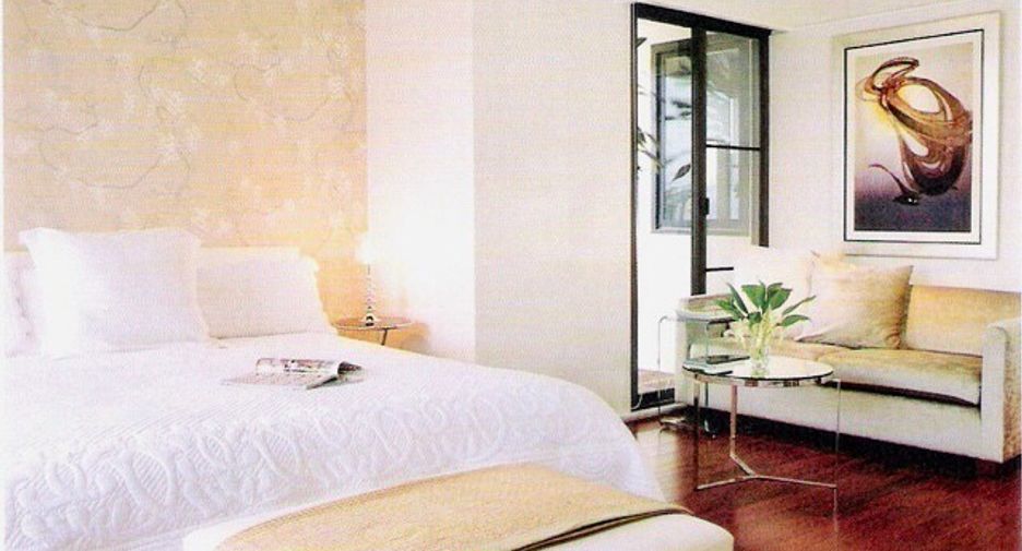 For sale 3 bedrooms condo in Khlong Toei, Bangkok