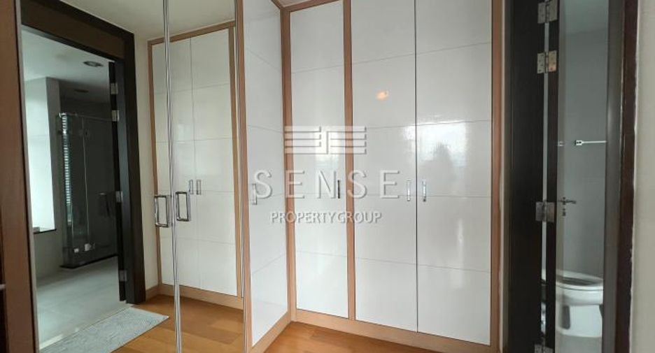 For rent 3 bedrooms condo in Watthana, Bangkok