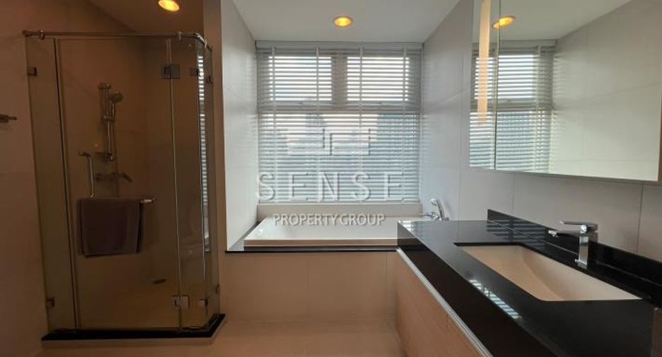 For rent 3 bedrooms condo in Watthana, Bangkok