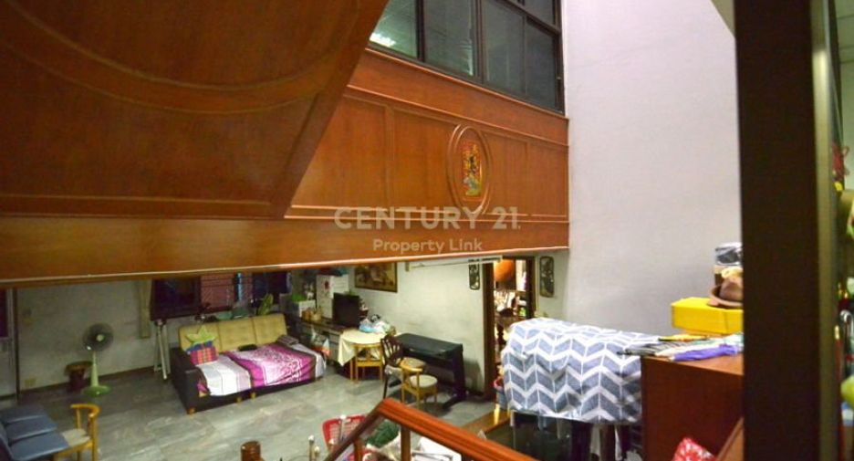 For sale 6 bedrooms retail Space in Phaya Thai, Bangkok
