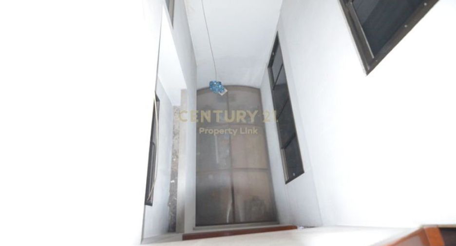 For sale 6 bedrooms retail Space in Phaya Thai, Bangkok