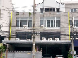 For sale 6 bedrooms retail Space in Phaya Thai, Bangkok