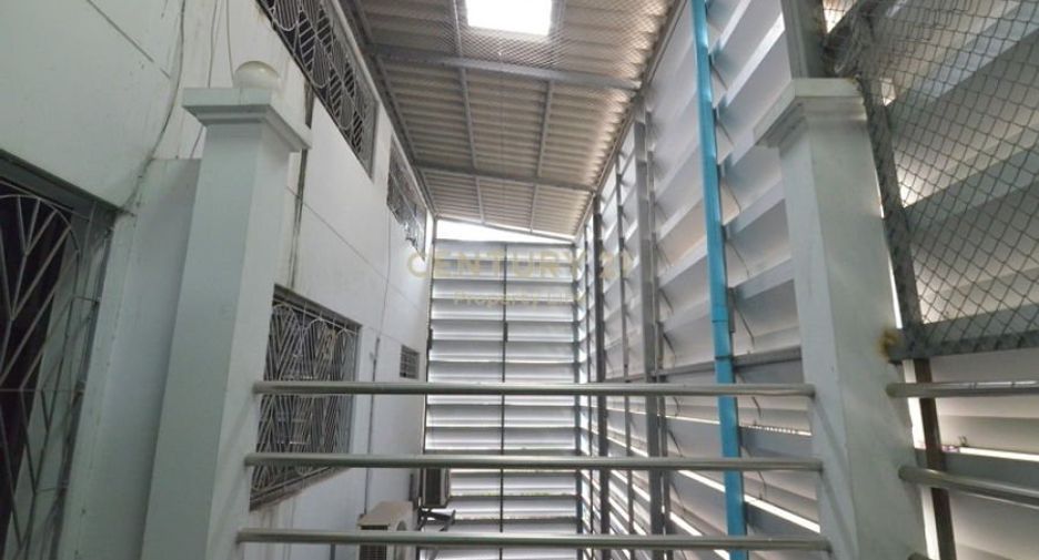 For sale 6 bedrooms retail Space in Phaya Thai, Bangkok