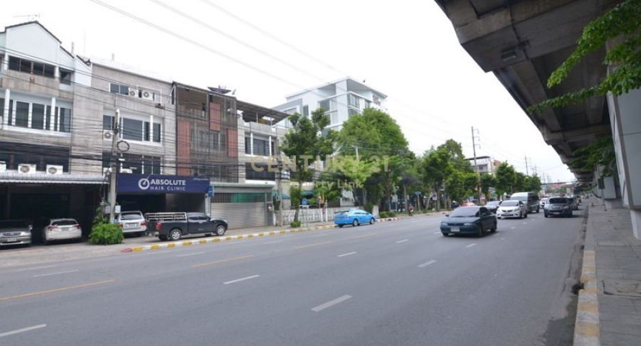 For sale 6 bedrooms retail Space in Phaya Thai, Bangkok