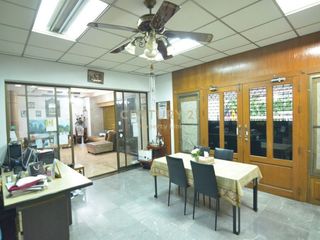 For sale 6 bedrooms retail Space in Phaya Thai, Bangkok