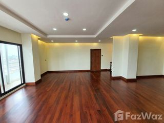 For sale 4 Beds condo in Huai Khwang, Bangkok