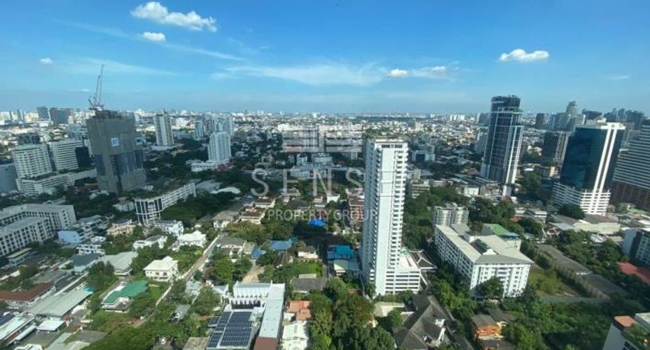 For rent 3 bedrooms condo in Watthana, Bangkok
