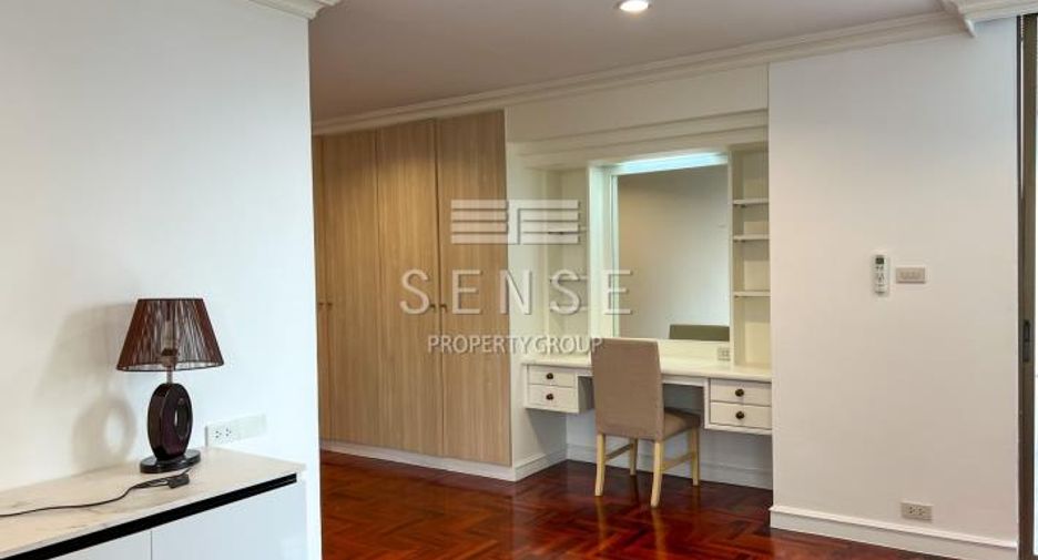 For rent 3 bedrooms condo in Khlong Toei, Bangkok