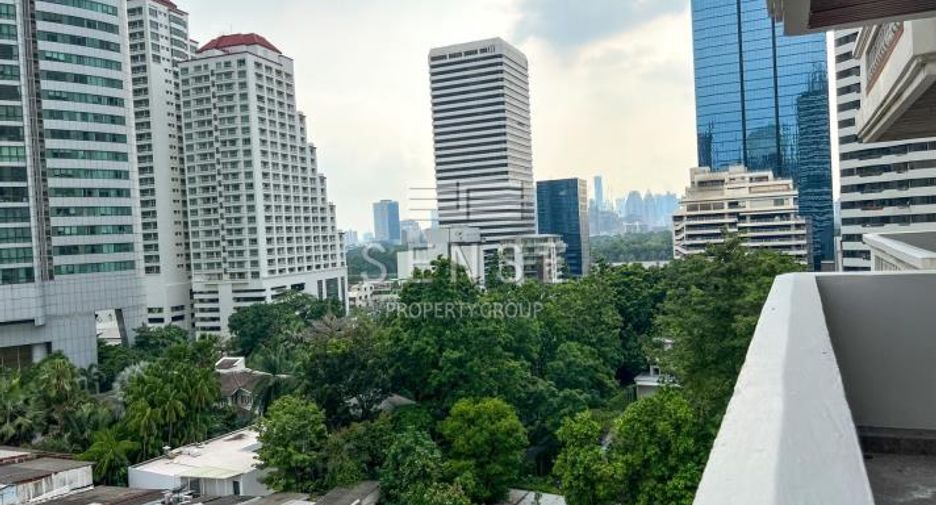 For rent 3 bedrooms condo in Khlong Toei, Bangkok
