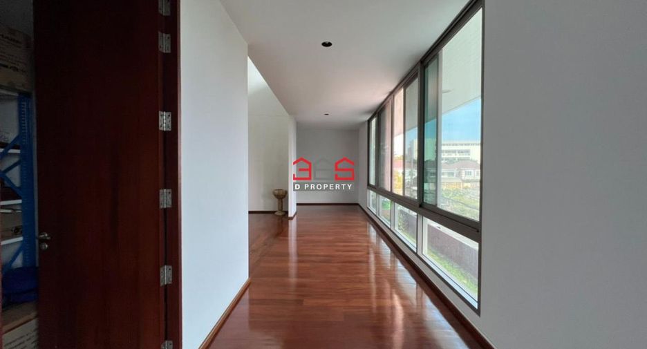 Casa en venta de 4 habitaciones en Prawet, Bangkok