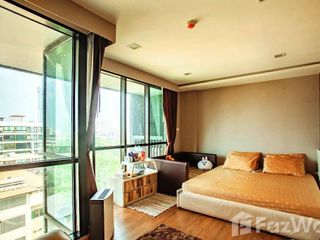 For sale 3 bed condo in Phra Khanong, Bangkok