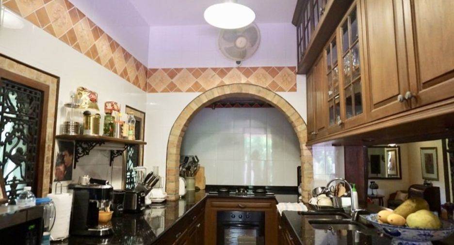 For rent and for sale 6 bedrooms house in San Sai, Chiang Mai