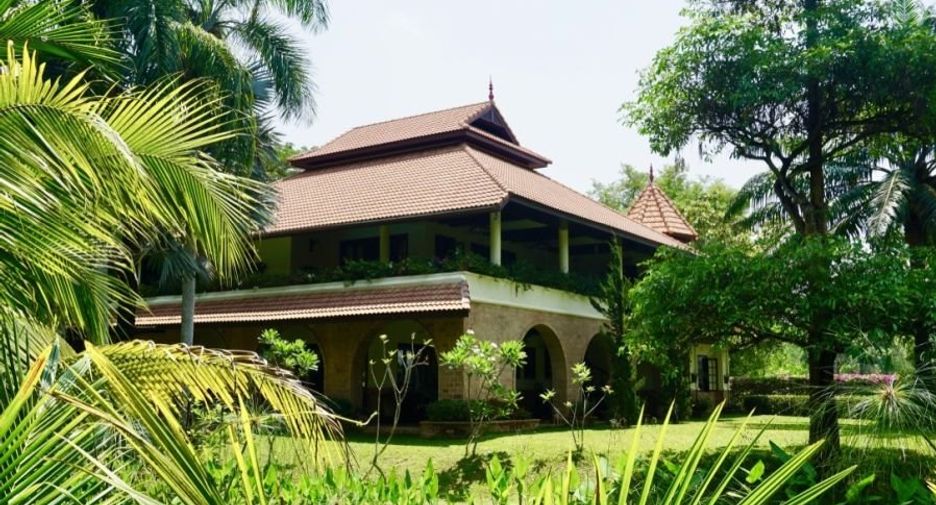 For rent and for sale 6 bedrooms house in San Sai, Chiang Mai