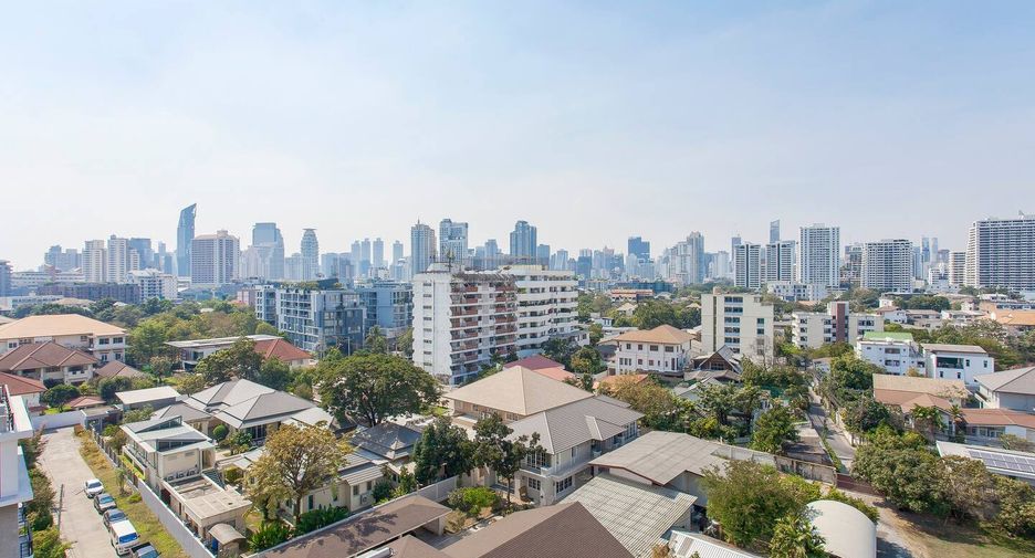 For rent 2 bedrooms house in Watthana, Bangkok