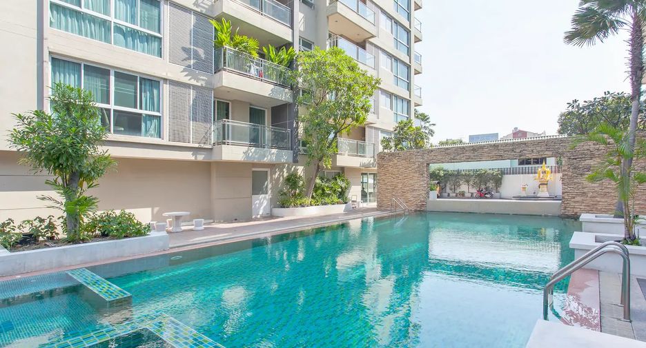 For rent 2 bedrooms house in Watthana, Bangkok