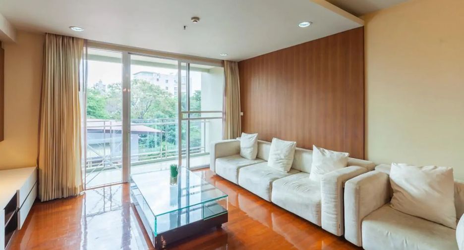 For rent 2 bedrooms house in Watthana, Bangkok