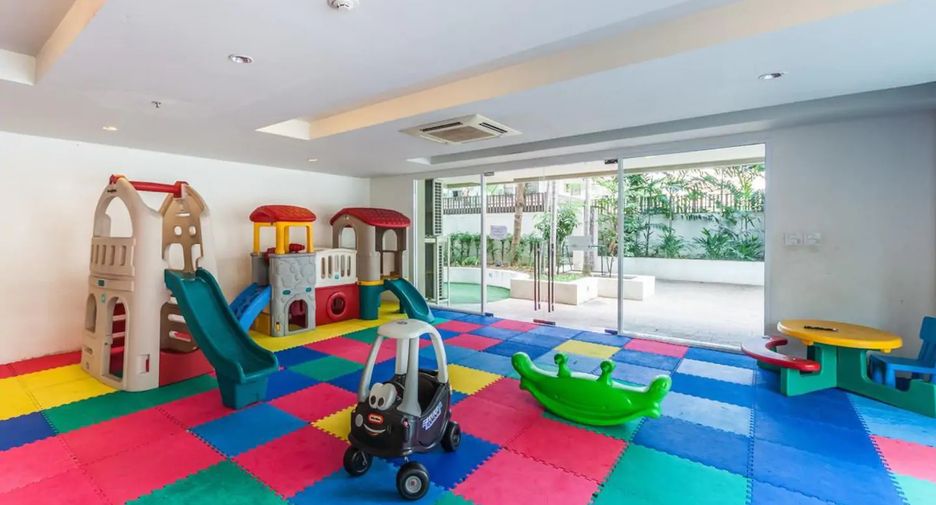 For rent 2 bedrooms house in Watthana, Bangkok