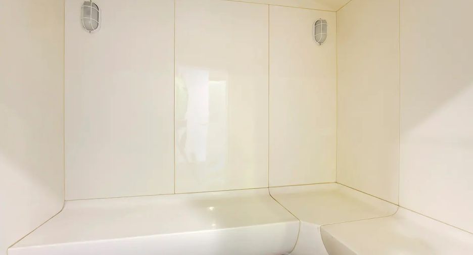 For rent 2 bedrooms house in Watthana, Bangkok